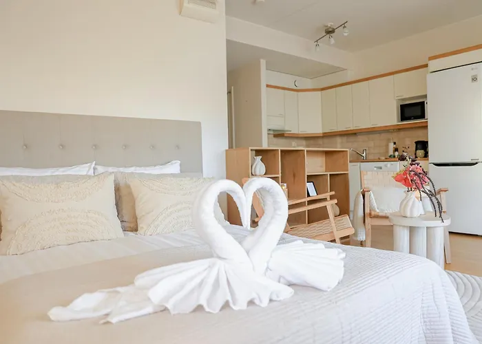 Calm By Booklapland רובניימי