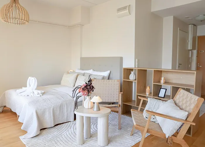 Calm By Booklapland רובניימי